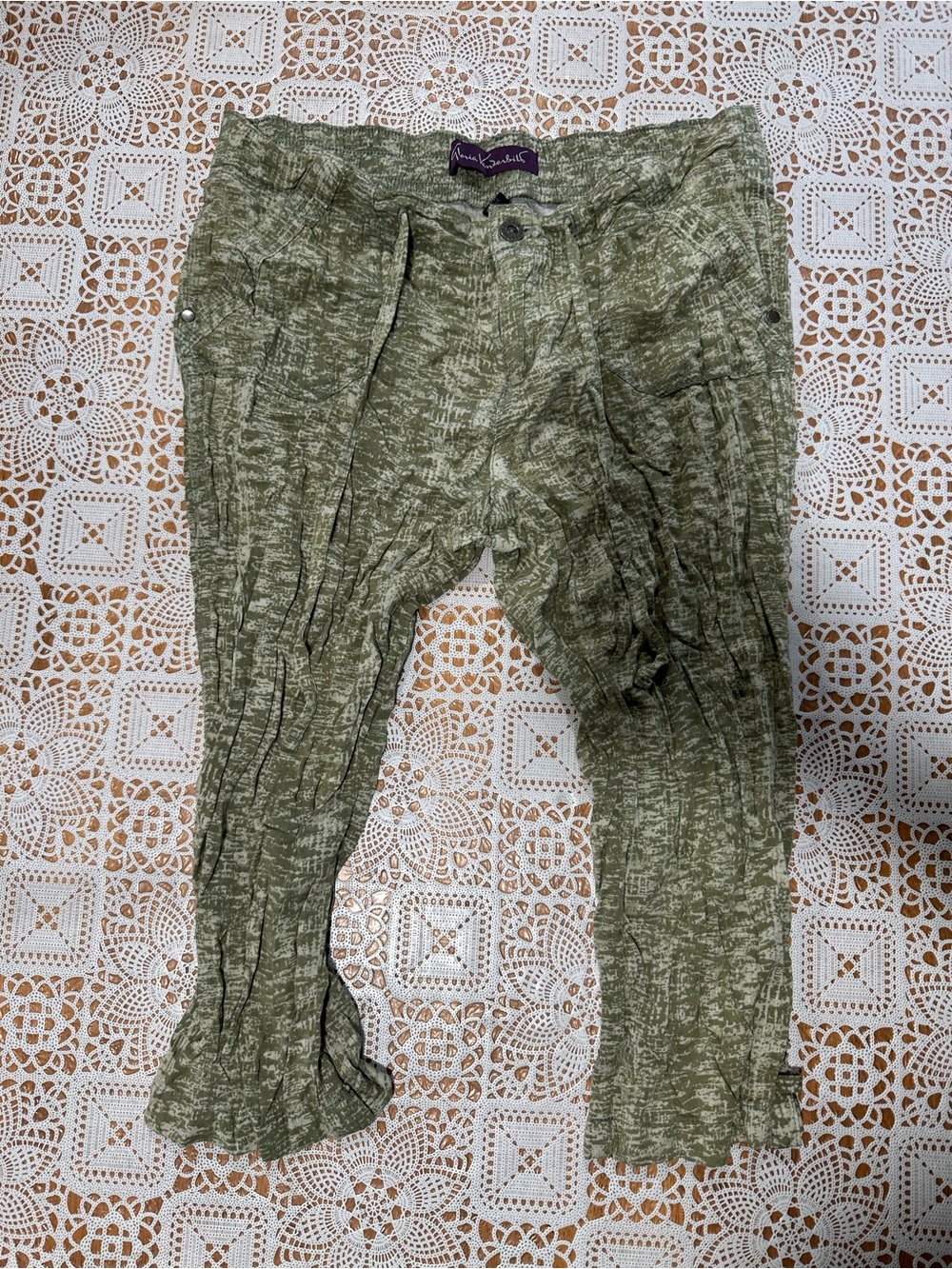 Gloria Vanderbilt Petite 8 Green Printed Cargo Capri Pants Rayon